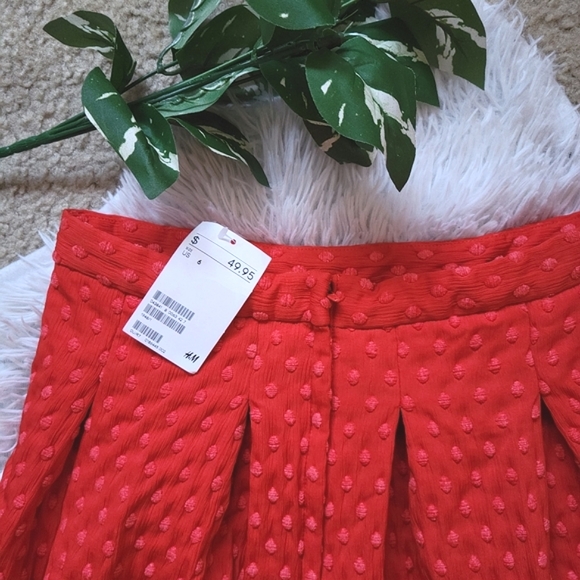 H&M Red Polka-dot Skirt - Picture 3 of 4